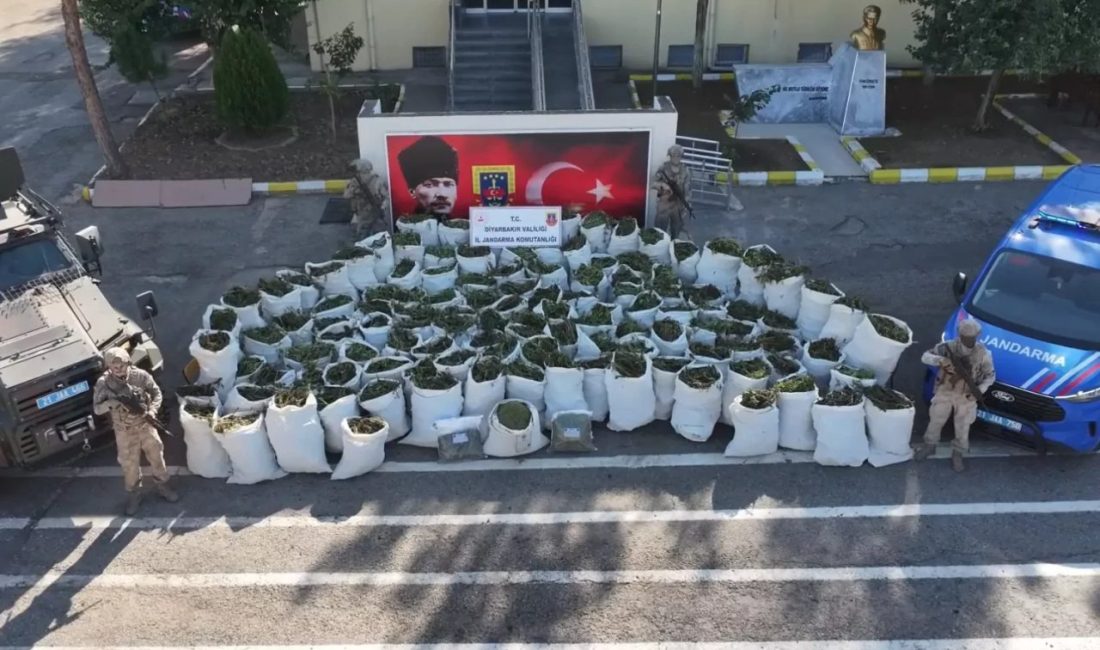 İçişleri Bakanlığı, Diyarbakır'da "Uyuşturucu Madde İmalatçısı Zehir Tacirlerine" yönelik Jandarmamız