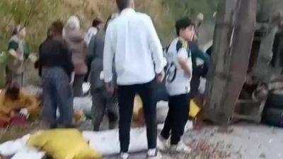 Düzce’nin Çilimli ilçesinde fındık işçilerini taşıyan traktörün devrilmesi sonucu 11