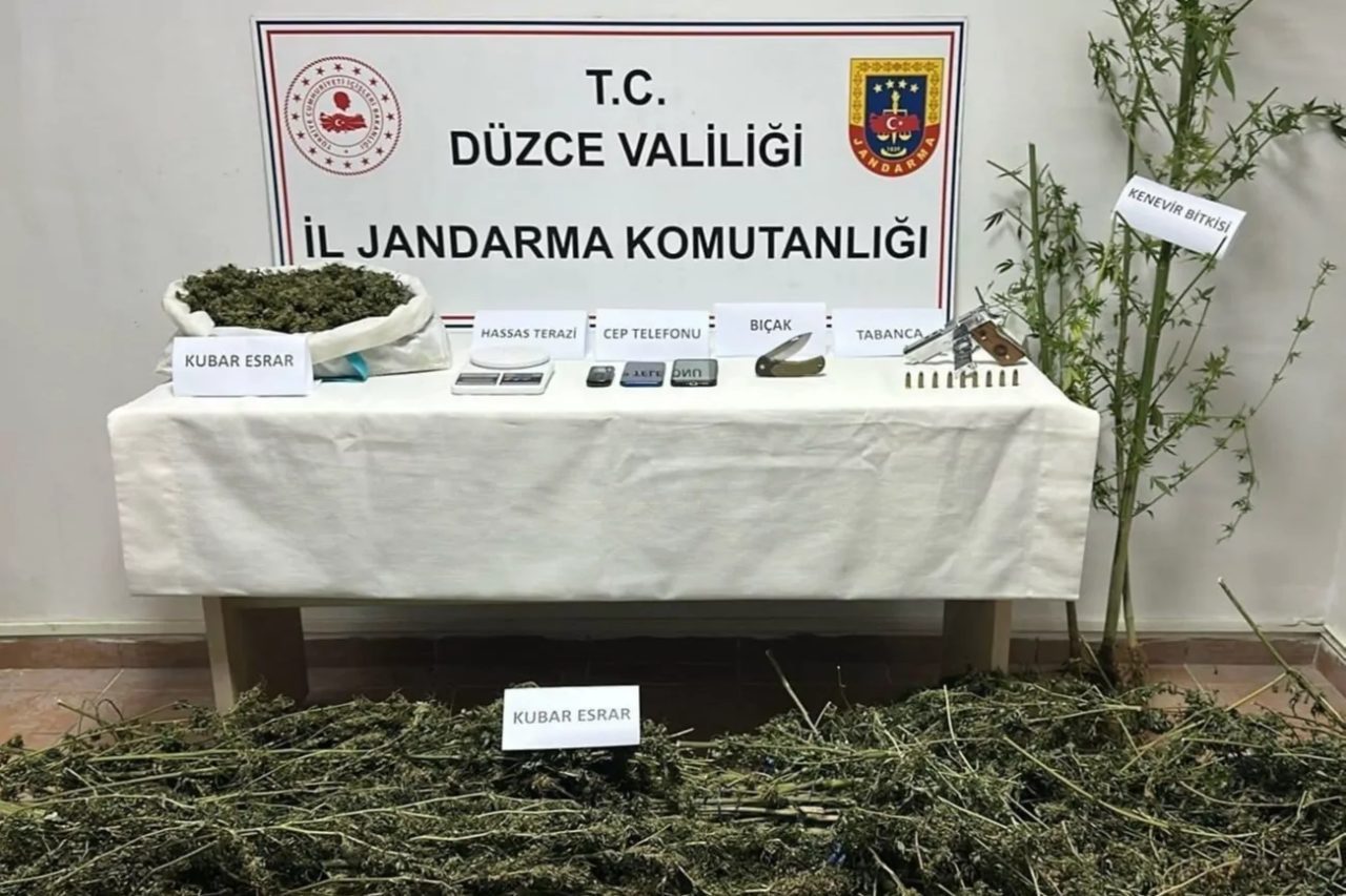 Düzce'nin Gümüşova ilçesinde 13 Ekim'de düzenlenen operasyonda 7 kilo 100