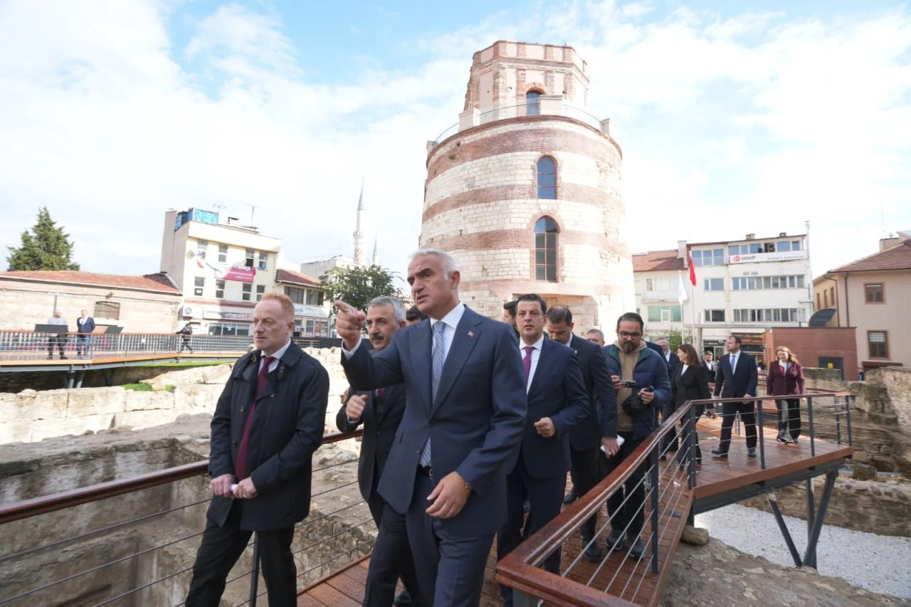 Kültür ve Turizm Bakanı Mehmet Nuri Ersoy, Edirne'de restorasyonu tamamlanan