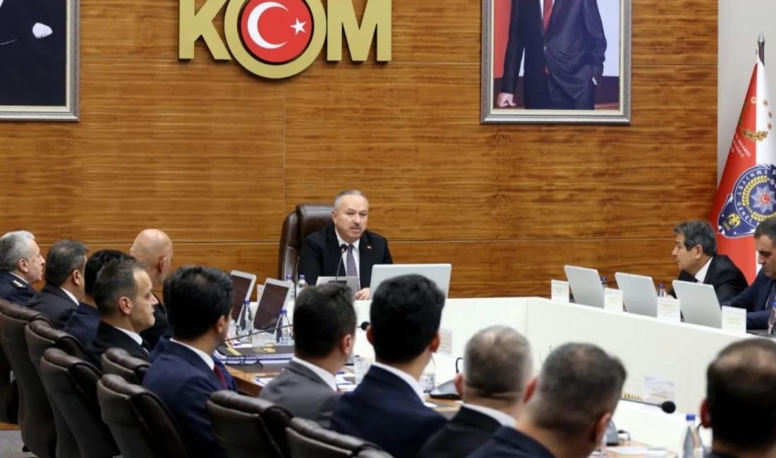 Emniyet Genel Müdürü Ali Fidan başkanlığında Kaçakçılık ve Organize Suçlarla