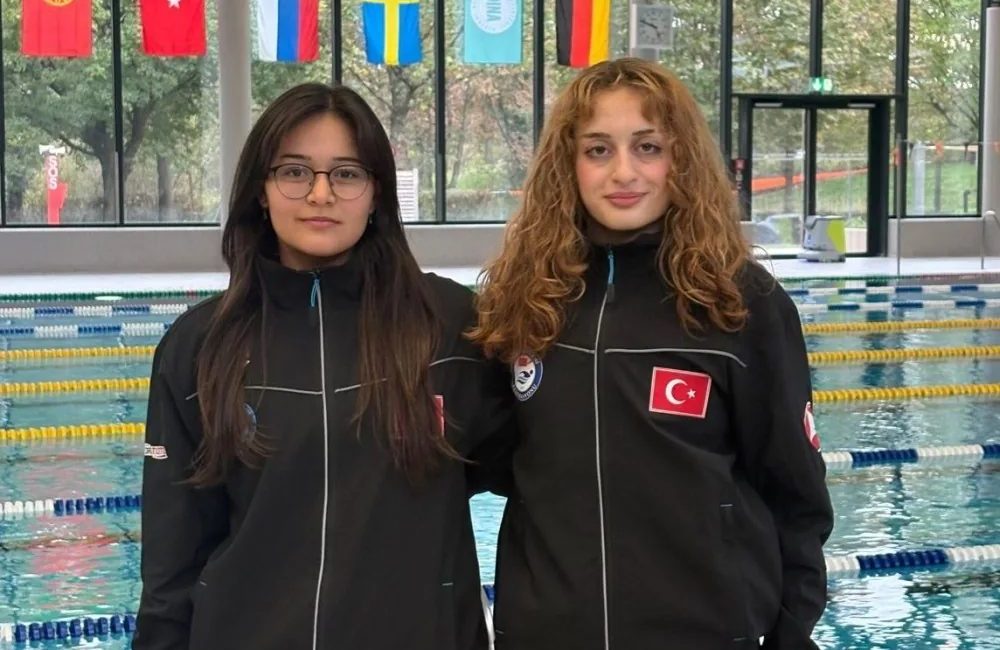 Eskişehir Büyükşehir Spor Kulübü sporcuları Irmak Çetinkaya ve İdil Bengisu