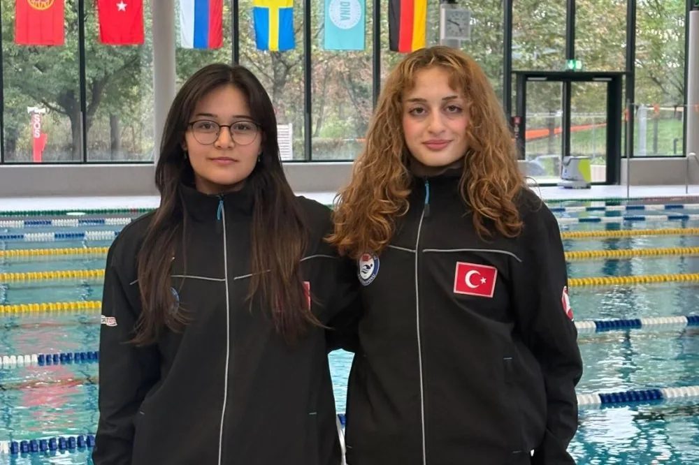 Eskişehir Büyükşehir Spor Kulübü sporcuları Irmak Çetinkaya ve İdil Bengisu