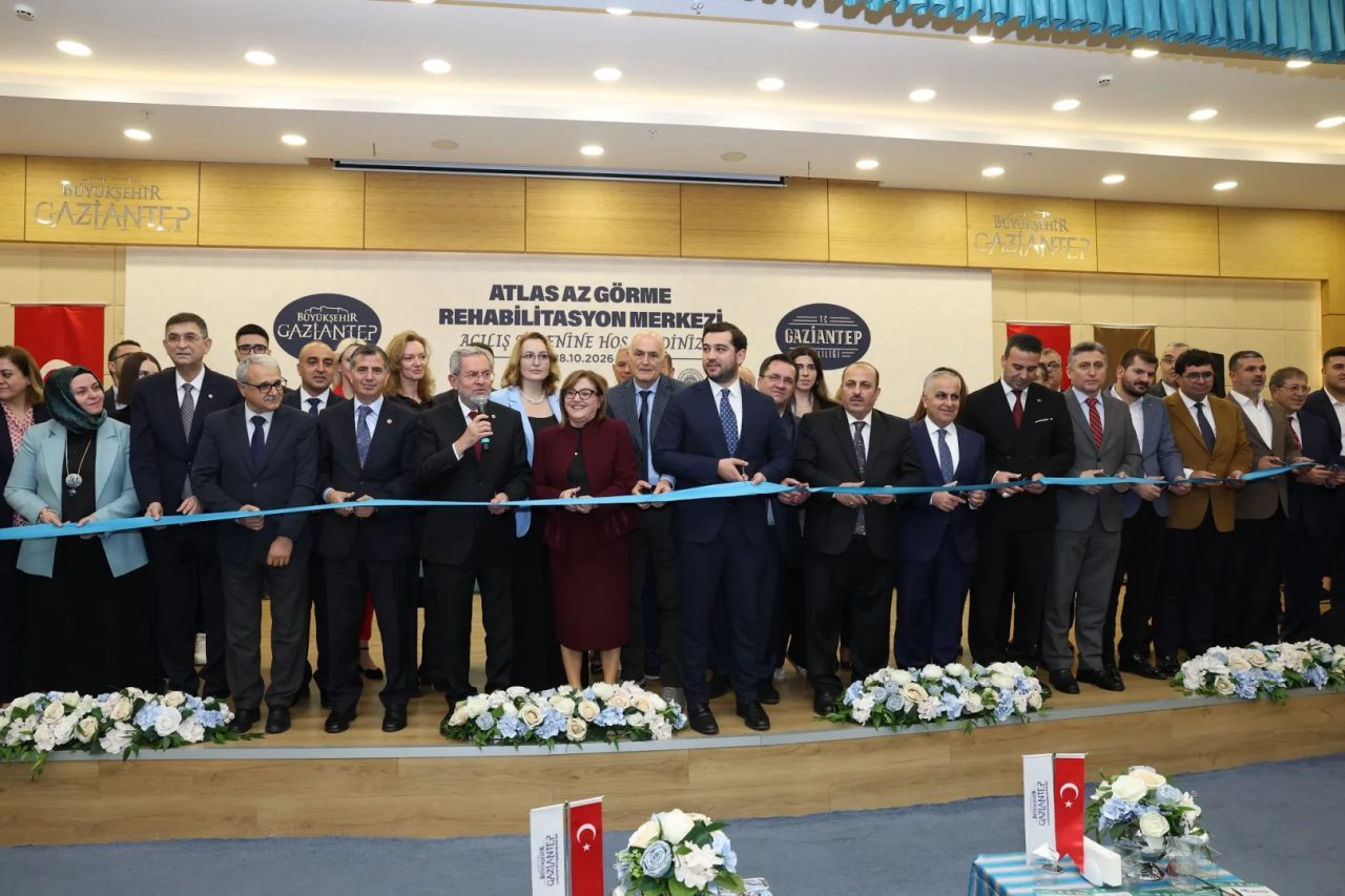 Gaziantep Büyükşehir Belediyesi, görme yetisi azalan bireylerin hayatını kolaylaştıracak önemli