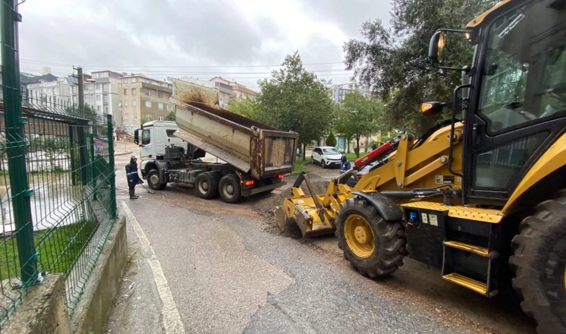 Gebze Belediyesi, kent genelinde etkili olan sağanak yağışın oluşturabileceği olumsuzluklara