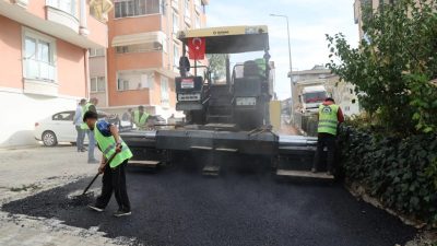 Gebze Belediyesi ekipleri, elverişli hava koşullarını fırsata çevirerek ilçe genelindeki