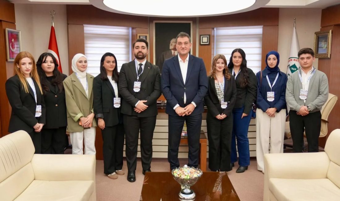 Giresun Belediye Başkanı Fuat Köse, Giresun Üniversitesi Siyaset Bilimi ve