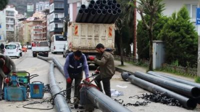 Giresun Belediyesi, Teyyaredüzü Mahallesi ve İnönü Caddesi’nde yürüttüğü asbestli içme