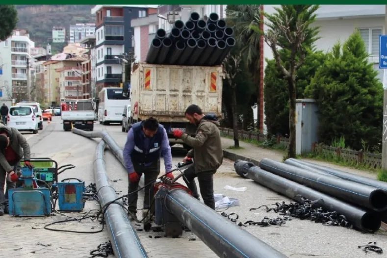 Giresun Belediyesi, Teyyaredüzü Mahallesi ve İnönü Caddesi’nde yürüttüğü asbestli içme