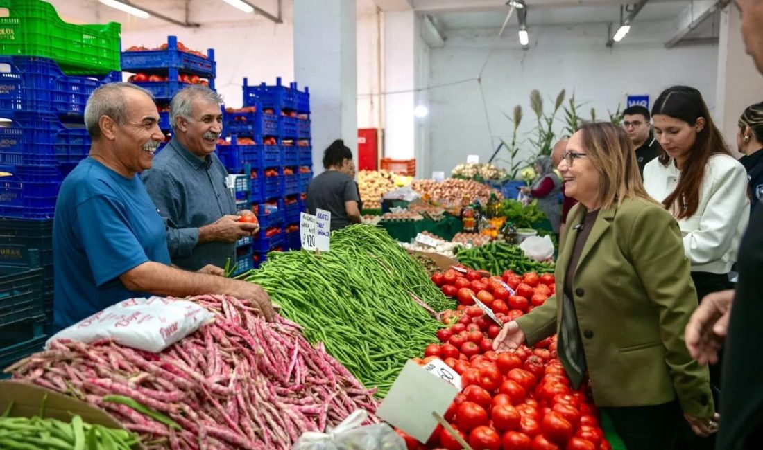 Güzelbahçe Belediye Başkan Vekili Ayşe Akın, Yalı Mahallesi Salı Pazarı