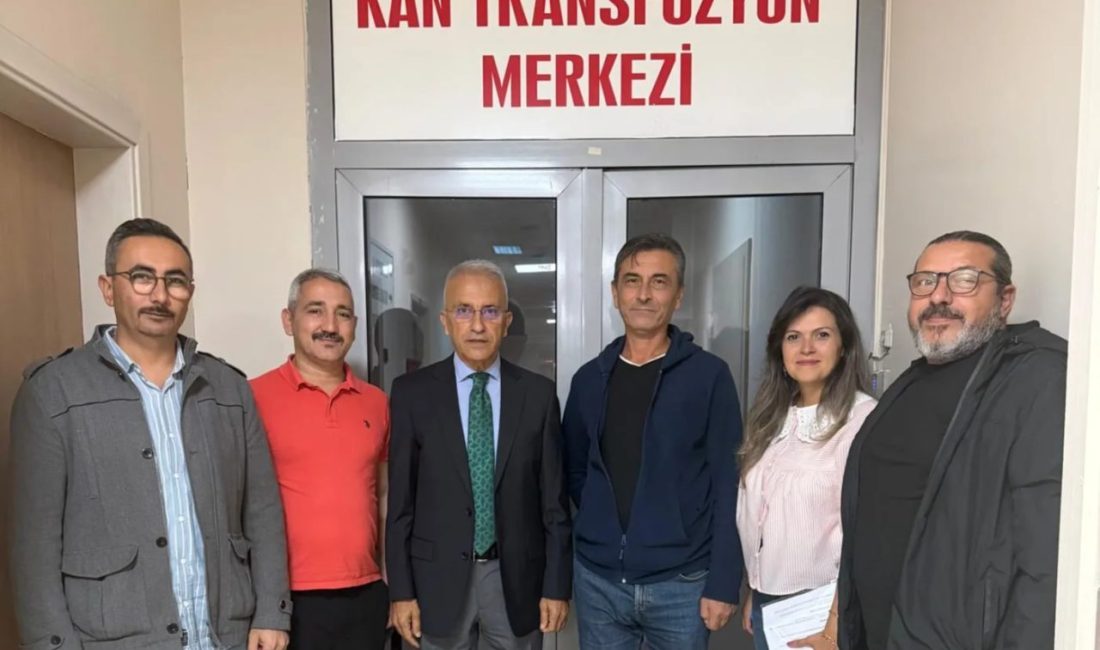 Hürriyetçi Sağlık Sen Genel Başkan Yardımcısı Ömer Çeker, kan bankası