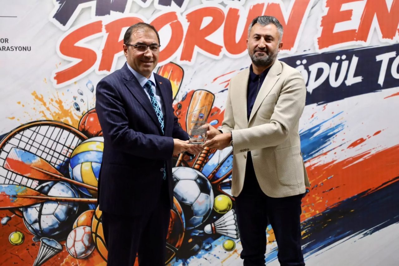 AK Parti Ağrı İl Başkanı Yıldız, Sporun Enleri Ödül Töreni’nde