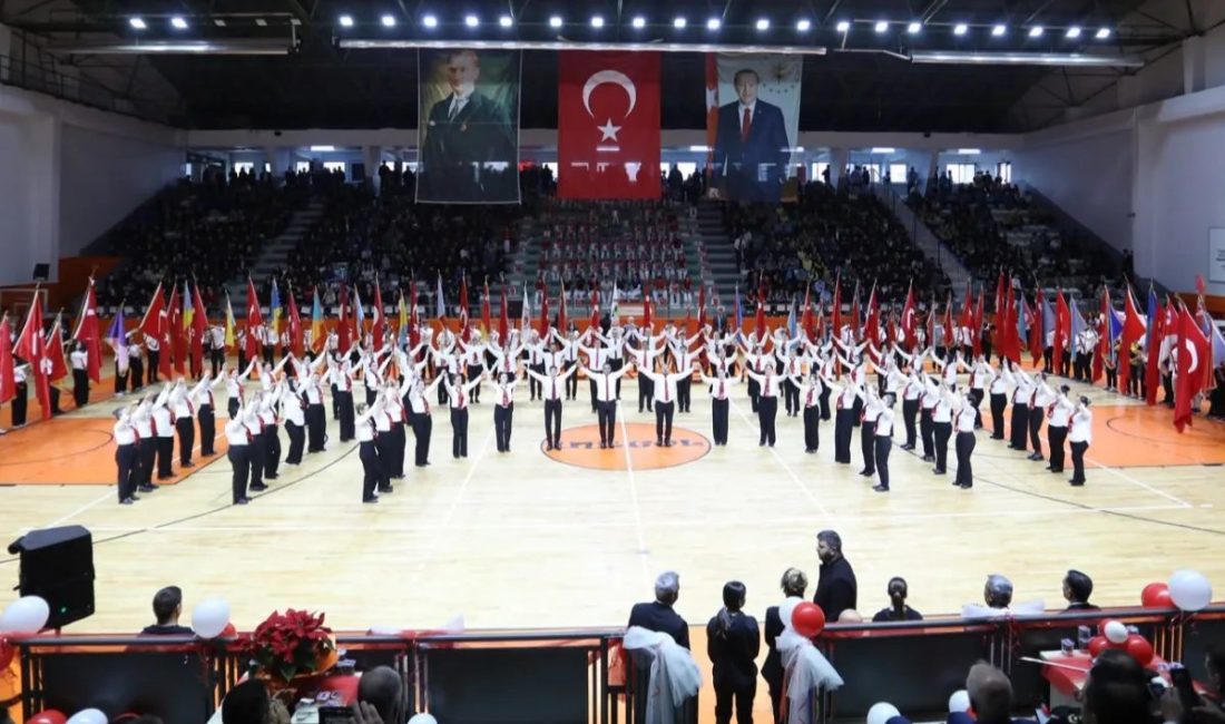 İnegöl’de 29 Ekim Cumhuriyet Bayramı’nın 103. Yıldönümü, düzenlenen törenlerle coşkuyla