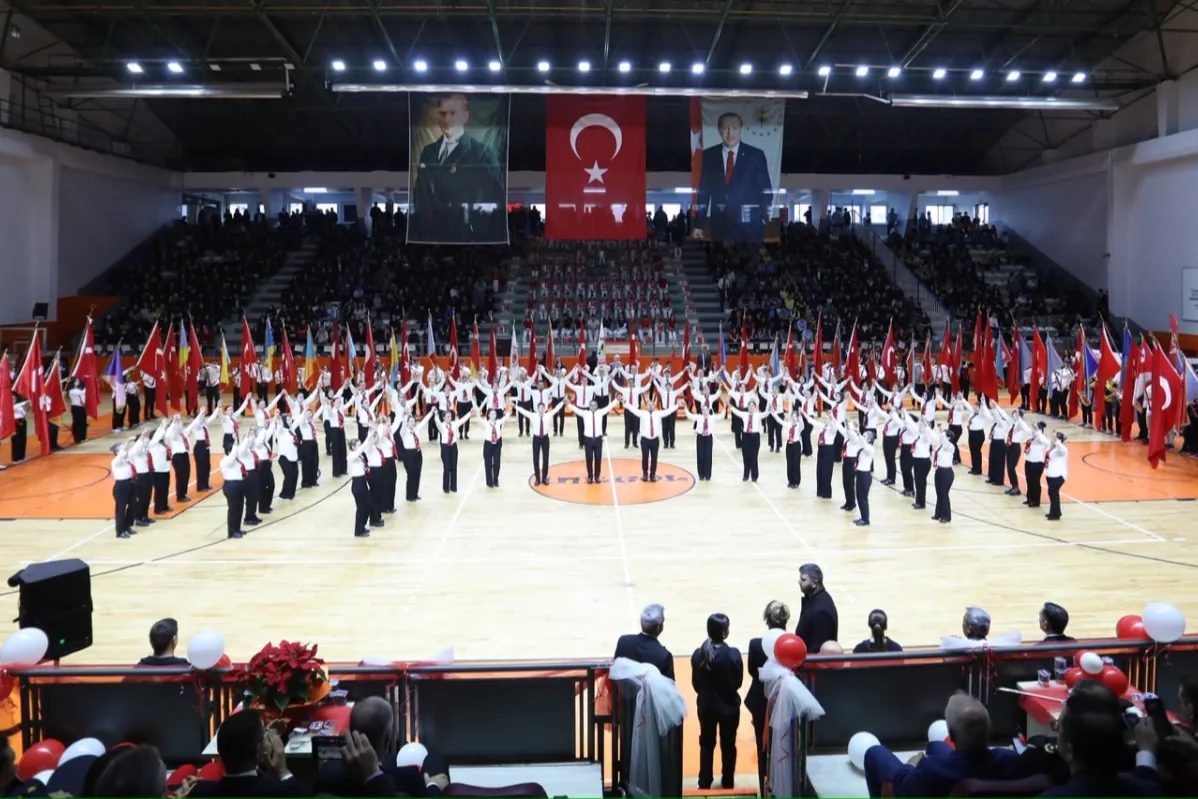 İnegöl’de 29 Ekim Cumhuriyet Bayramı’nın 103. Yıldönümü, düzenlenen törenlerle coşkuyla
