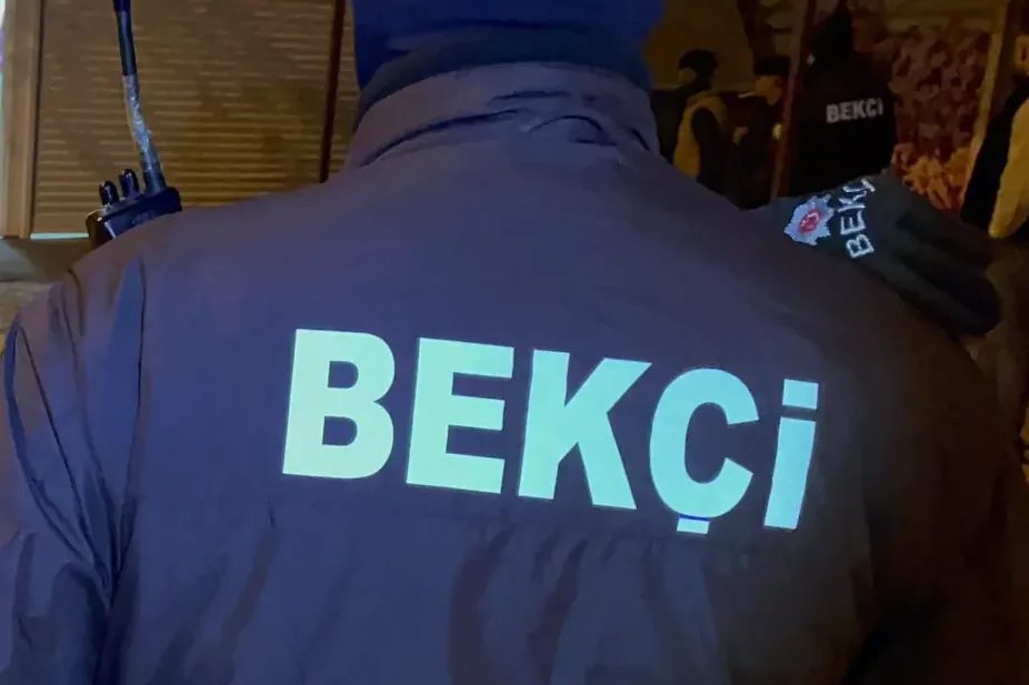 Avcılar’da okul önünde trafik nedeniyle çıkan tartışmaya müdahale eden çarşı