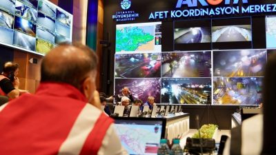 İstanbul Büyükşehir Belediye Başkan Vekili Nuri Aslan, 2 kişinin hayatını