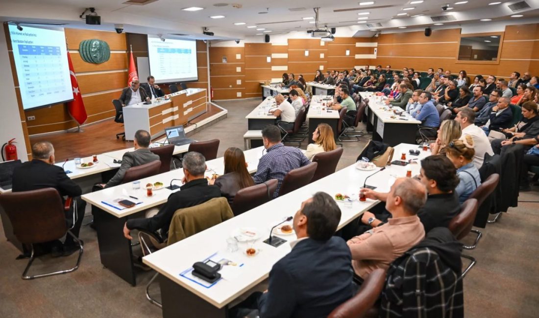 Bornova Belediye Başkanı Ömer Eşki, ilçeye sunulan hizmet kalitesini en