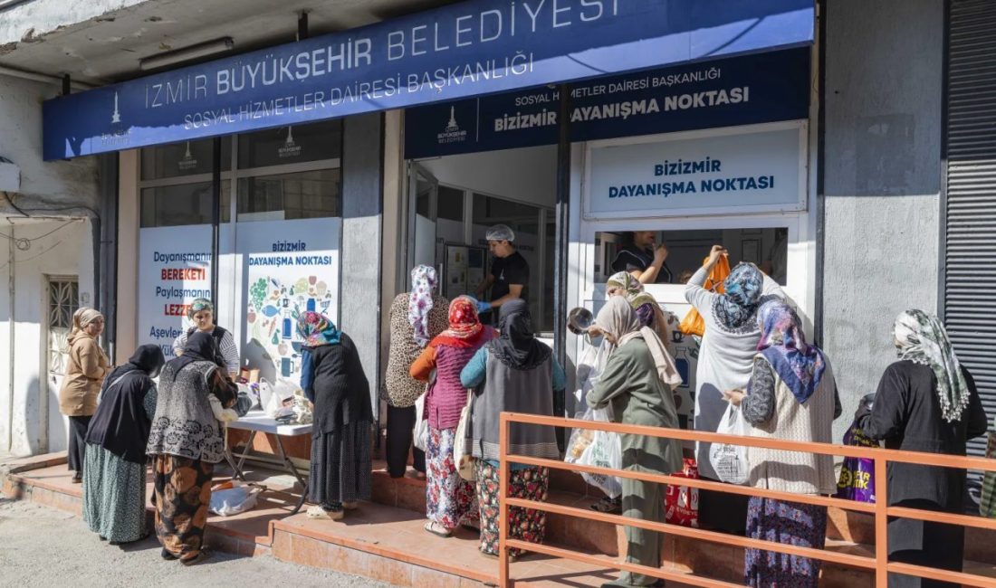İzmir Büyükşehir Belediyesi, kent genelindeki 12 Dayanışma Noktası ve 3