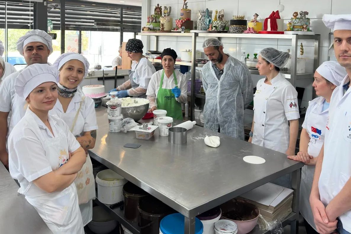 Çiğli Belediyesi’nin istihdam garantili Pastacılık ve Ekmekçilik Kurslarında üçüncü dönem