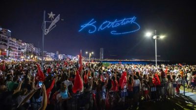 İzmir Büyükşehir Belediyesi, Cumhuriyet’in 103’üncü yıl dönümünü görkemli etkinliklerle kutlamaya