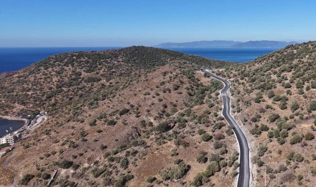 İzmir Büyükşehir Belediyesi, kuzey ilçelerinde yol yenileme çalışmalarını sürdürüyor. Bergama’da