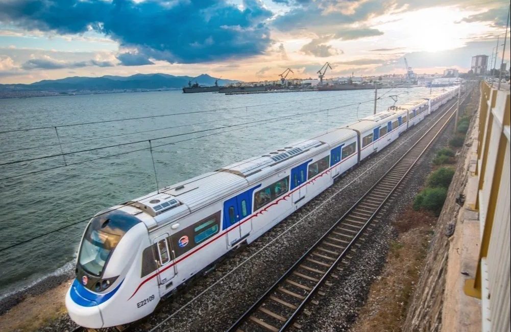 İzmir’de 29 Ekim Cumhuriyet Bayramı için toplu ulaşım seferleri yeniden