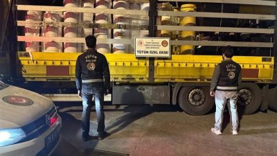 Ticaret Bakanlığı ekipleri, İzmir’in Kemalpaşa ilçesinde kaçak makaron üretimi yapan