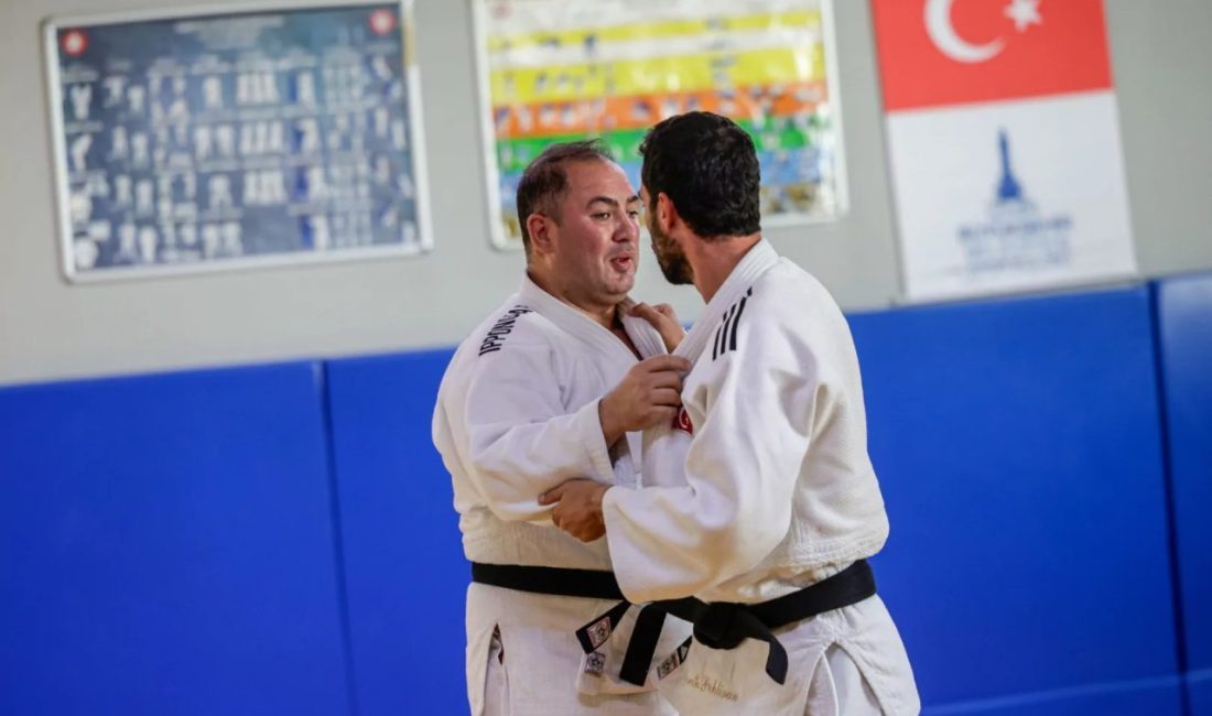İzmir Büyükşehir Belediyesi Spor Kulübü'nün görme engelli milli judocusu Gökhan