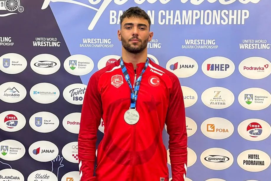 İzmir Büyükşehir Belediyesi Spor Kulübü güreşçisi Muhammed Emin Uyumaz, U20