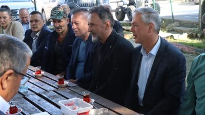 Kocaeli'de İzmit Belediyesi, mahallelerin ihtiyaçlarını yerinde tespit etmek ve vatandaşların