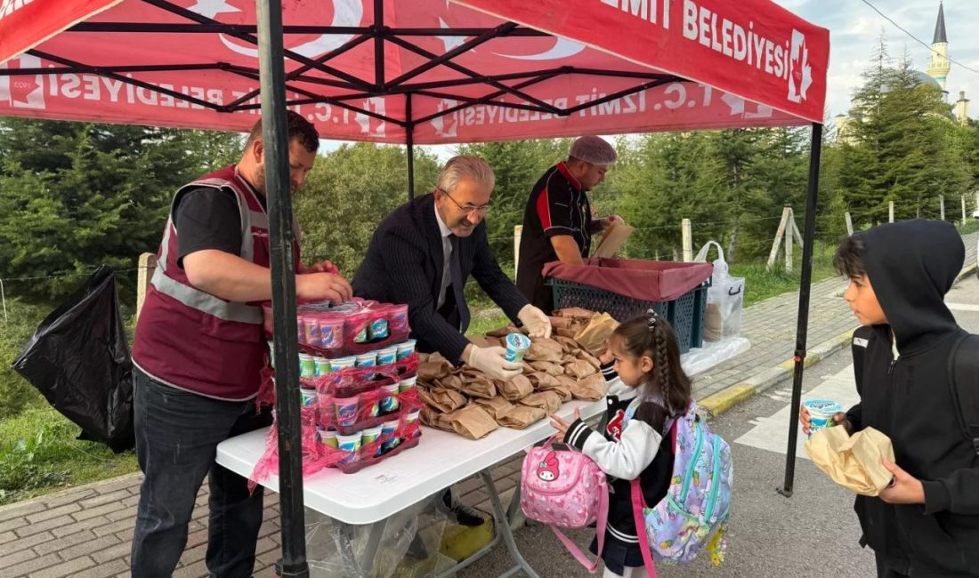 İzmit Belediyesinin Beslenme Saati Projesi kapsamında Fatma Seher, Ziya Gökalp
