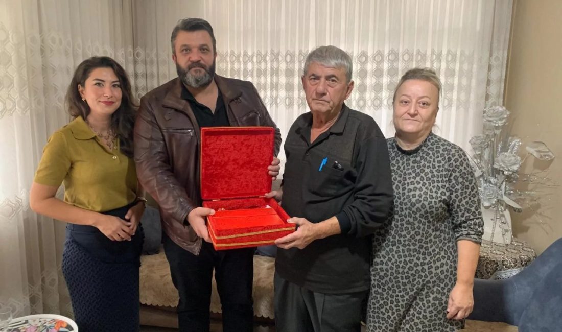 İzmit Belediyesi, Körfez’de ikamet eden Kıbrıs Gazileri Nurettin Göğdemir ve