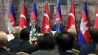Cumhurbaşkanı Recep Tayyip Erdoğan, Kamboçya Başbakanı Hun Manet ile düzenlenen