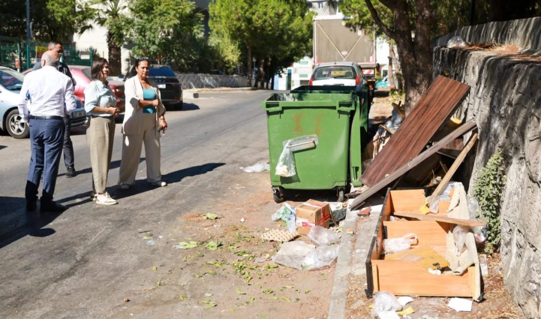 İzmir'in Karabağlar ilçesinde yerel yönetim, sahipsiz moloz ve mobilya atıklarının