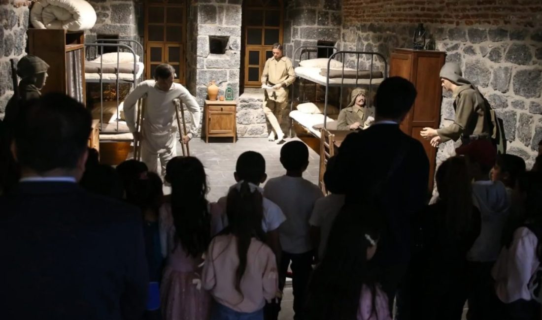 Kars İl Millî Eğitim Müdürlüğü'nün 'Şehrimi Tanıyorum' projesiyle öğrenciler; Ani