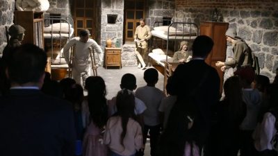 Kars İl Millî Eğitim Müdürlüğü'nün 'Şehrimi Tanıyorum' projesiyle öğrenciler; Ani