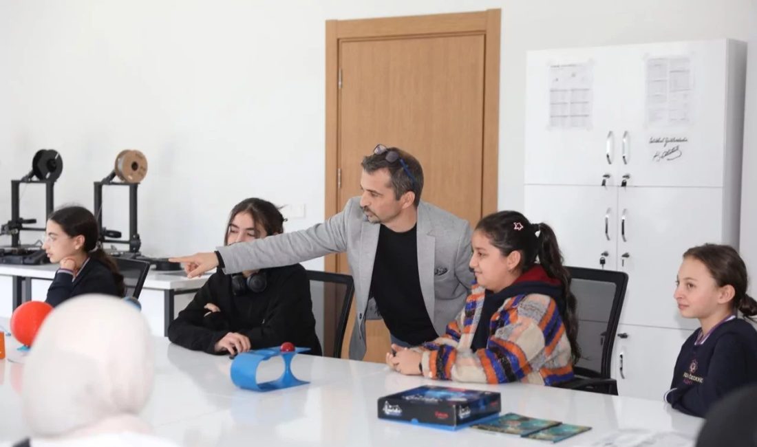 Kayseri Kocasinan Belediyesi, yenilikçi vizyonu doğrultusunda gençleri geleceğin teknolojileriyle buluşturmayı