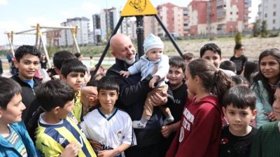 Kayseri Kocasinan Belediye Başkanı Ahmet Çolakbayrakdar, insanın özünde olan toprakla