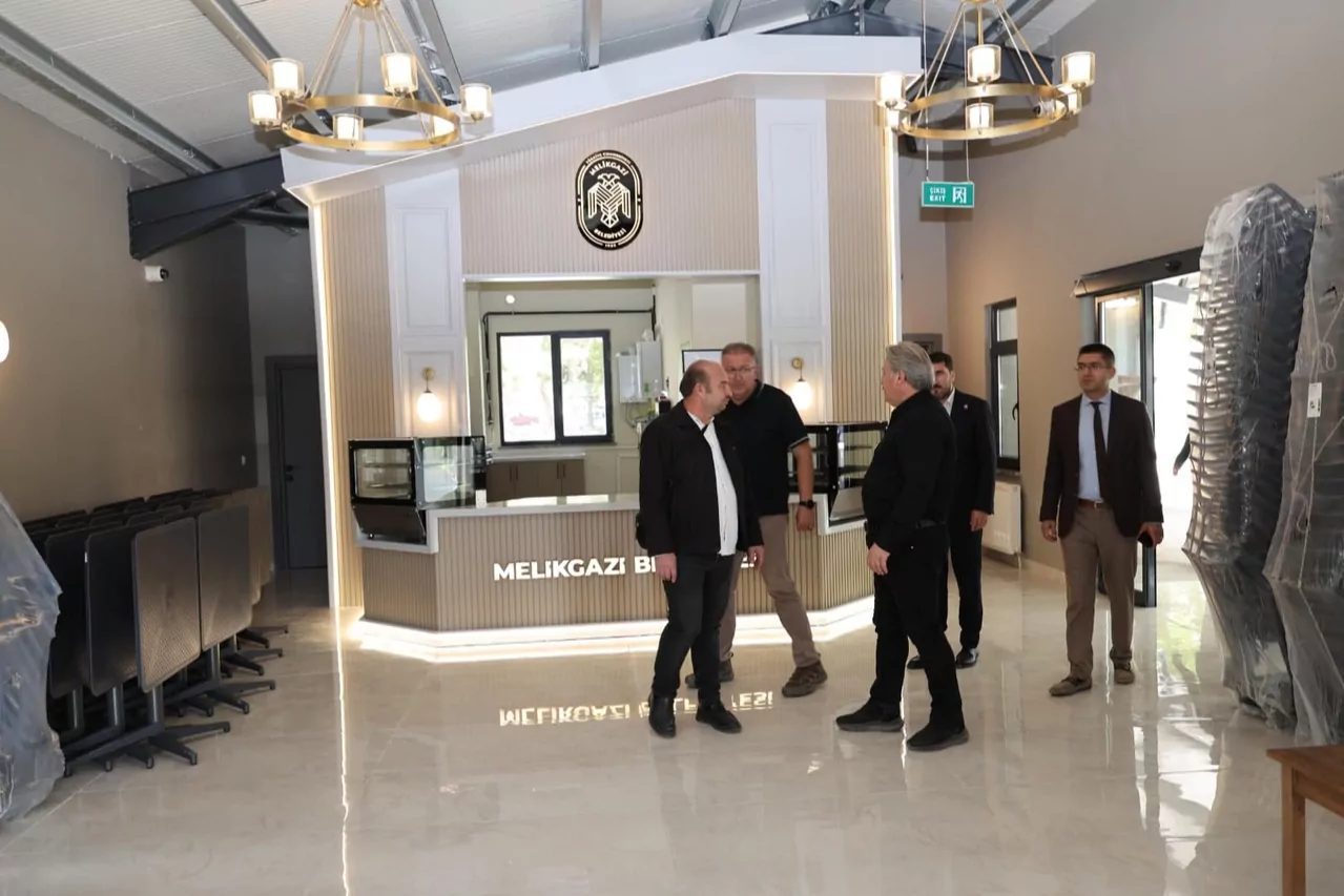 Osmanlı ve Selçuklu Mahallesi’ne kazandırdığı yatırımlar ve hizmetlerle mahallelerin ihtiyaçlarını