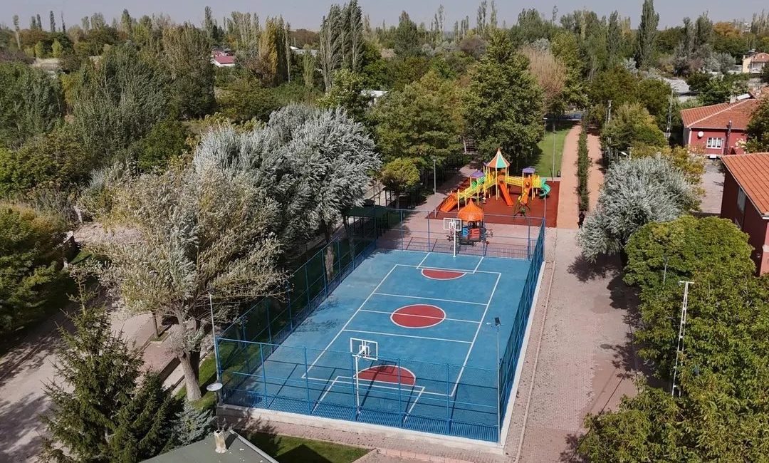 Kayseri Melikgazi Belediyesi, Gürpınar Mahallesi’nde yenilediği Deringöz Parkı ve Yüzme