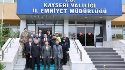 Kayseri Valisi Gökmen Çiçek, yeni atanan İl Emniyet Müdürü Sinan