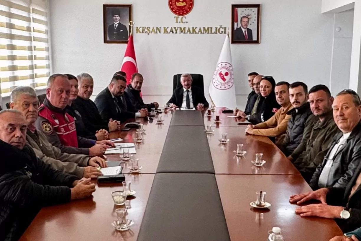 Edirne'nin Keşan ilçesinde Kaymakam Aziz Mercan başkanlığında toplanan İlçe Spor
