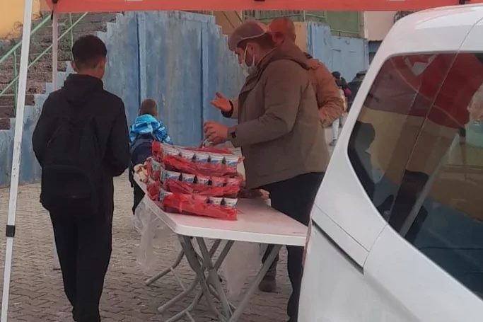 Kocaeli İzmit Belediyesinin çocukların okul günlerinde sağlıklı ve dengeli beslenmelerine