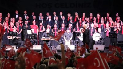 İzmit Belediyesi, Cumhuriyet’imizin 103’üncü yıl dönümü kutlamaları kapsamında Türk Sanat