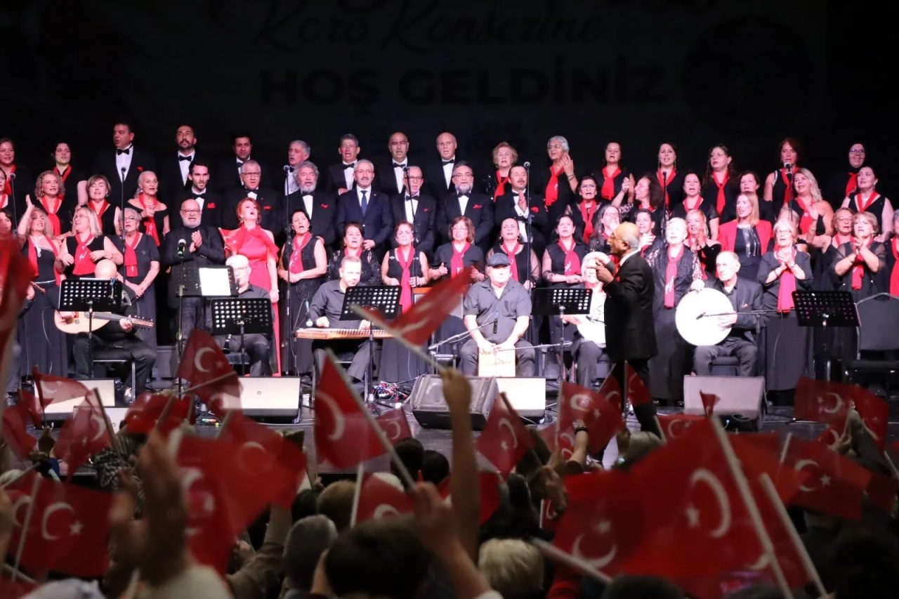 İzmit Belediyesi, Cumhuriyet’imizin 103’üncü yıl dönümü kutlamaları kapsamında Türk Sanat