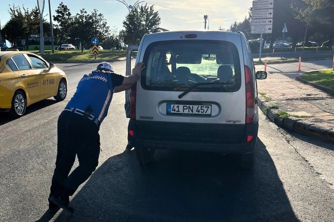 Kocaeli Büyükşehir Belediyesi Zabıta Dairesi Başkanlığı ekipleri, vatandaş odaklı hizmet
