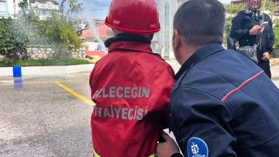 Kocaeli Büyükşehir Belediyesi İtfaiye Dairesi Başkanlığı, İtfaiye Haftası kapsamında minik