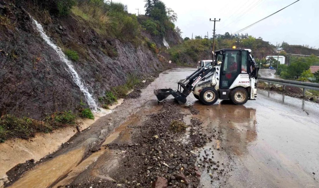 Kocaeli'de etkili olan şiddetli yağış nedeniyle bazı bölgelerde aylık yağış