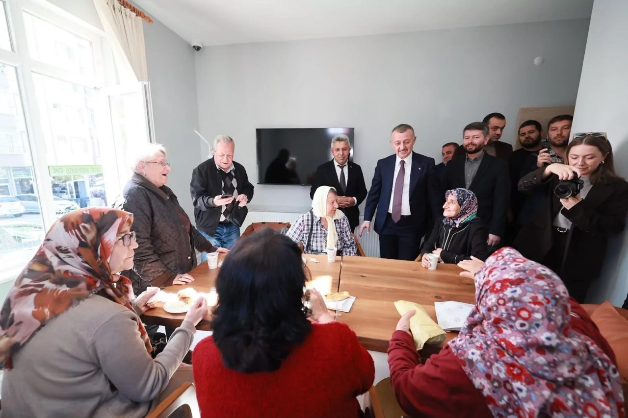 Kocaeli Büyükşehir Belediyesi’nin, 65 yaş ve üzeri vatandaşlar için hayata