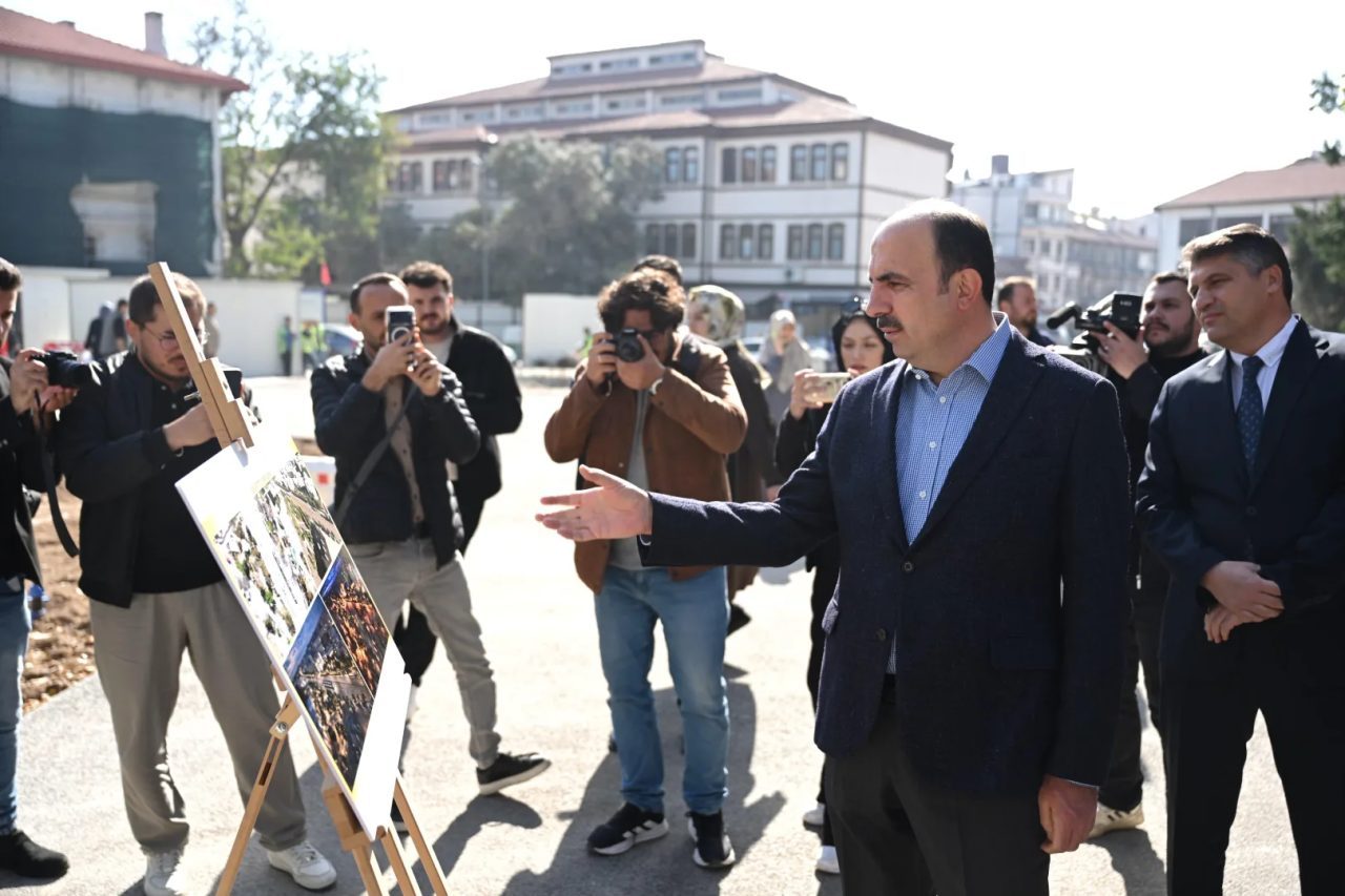 Konya Büyükşehir Belediye Başkanı Uğur İbrahim Altay, basın mensuplarıyla birlikte